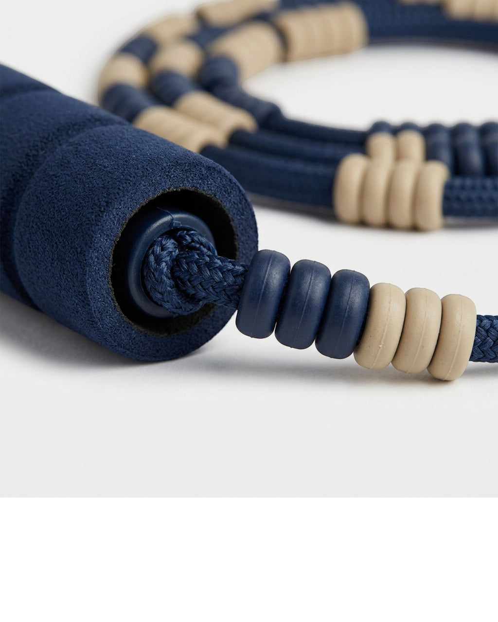 Kempo 52 Bead Segmented Jump Rope 2.8 m Navy Sand - Detail view